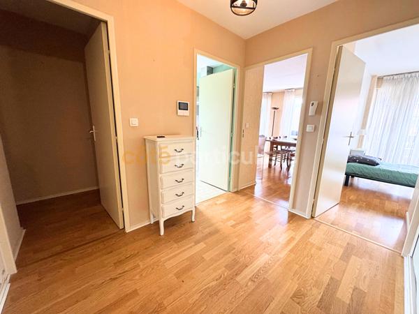 Location
                Appartement95,7 m² - 5 Pièces -
                    CHAMALIERES (63400)
