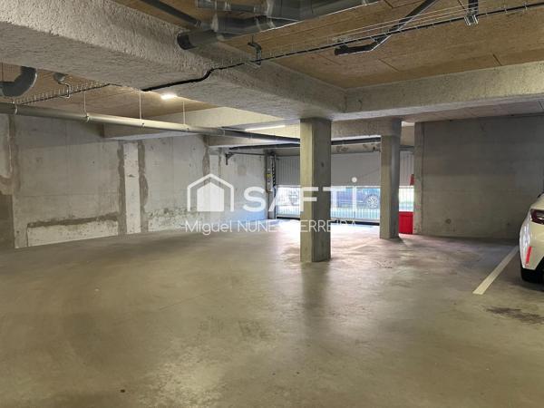 APPARTEMENT T2 AVEC BALCON - ASCENSEUR - PLACE DE PARKING