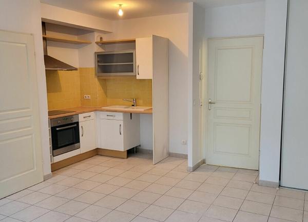 Appartement à louer    3 pièces • 60 m2 Pertuis