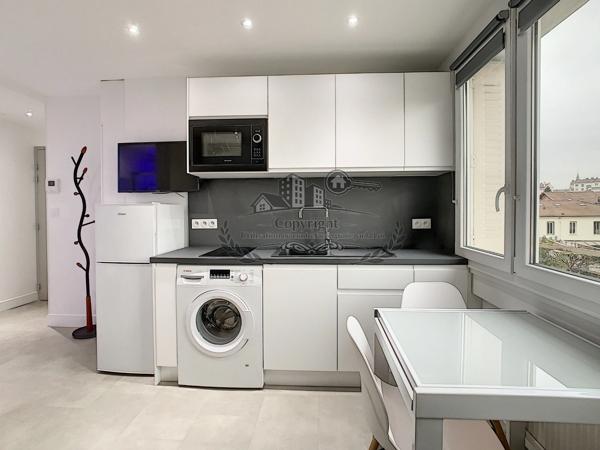 Superbe Studio 18.10 m² entièrement meublé et équipé Lyon 3e, Accès Universités, tram T3 et métro D
