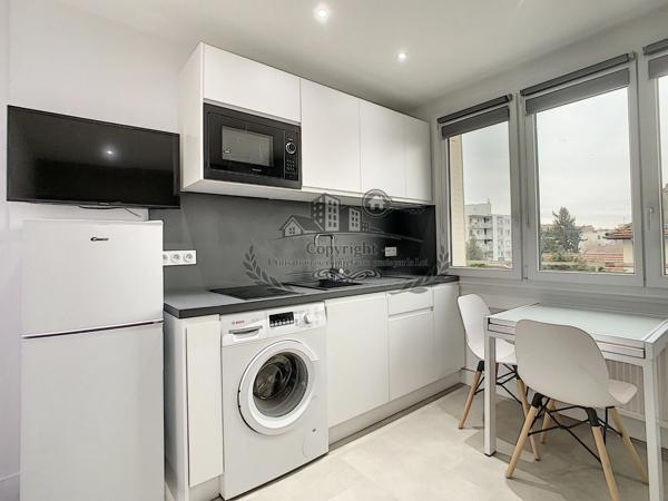 Superbe Studio 18.10 m² entièrement meublé et équipé Lyon 3e, Accès Universités, tram T3 et métro D