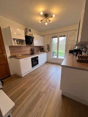 Maison familiale 3 chambres avec jardin , garage.