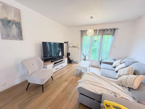 Maison familiale 3 chambres avec jardin , garage.