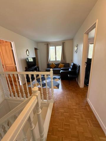 Maison familiale 3 chambres avec jardin , garage.