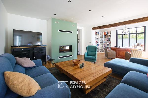 Maison contemporaine avec piscine et dépendance en bord de mer