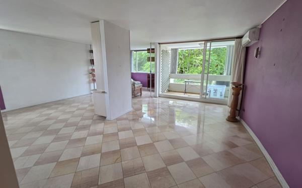 Appartement à vendre    5 pièces • 169,46 m2 Le Gosier