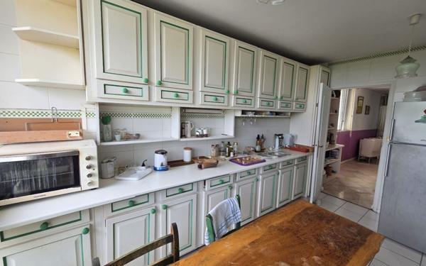 Appartement à vendre    5 pièces • 169,46 m2 Le Gosier