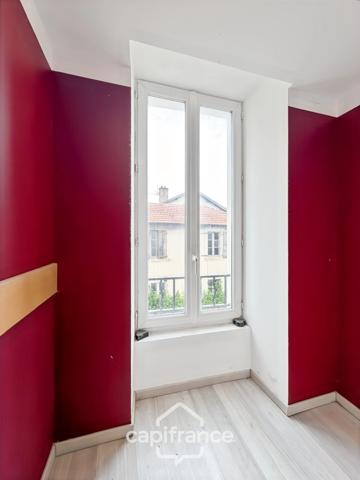 Immeuble à vendre SALAISE SUR SANNE (38) 3 appartements et un local commercial