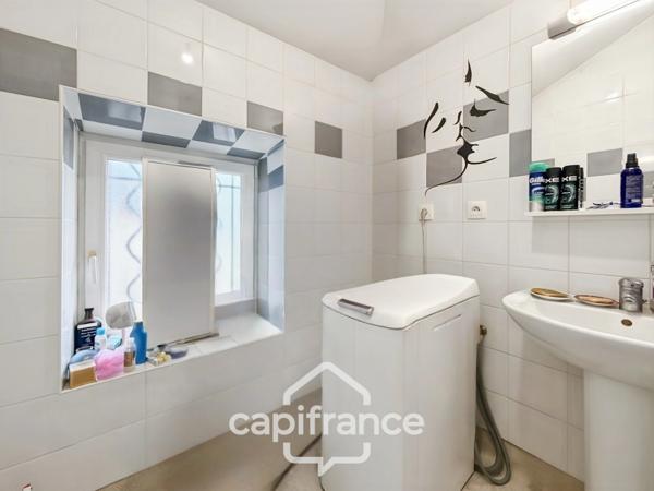 Immeuble à vendre SALAISE SUR SANNE (38) 3 appartements et un local commercial