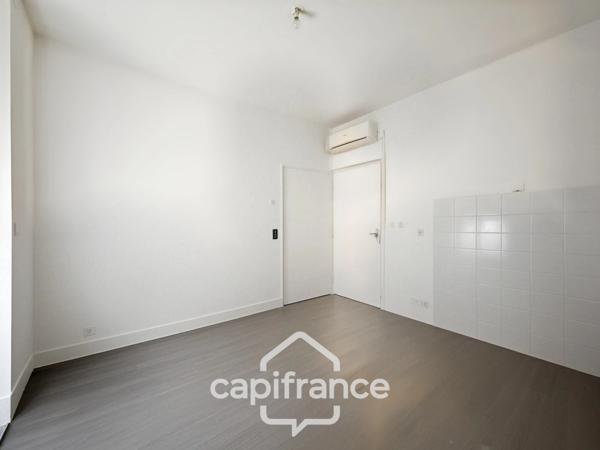 Immeuble à vendre SALAISE SUR SANNE (38) 3 appartements et un local commercial