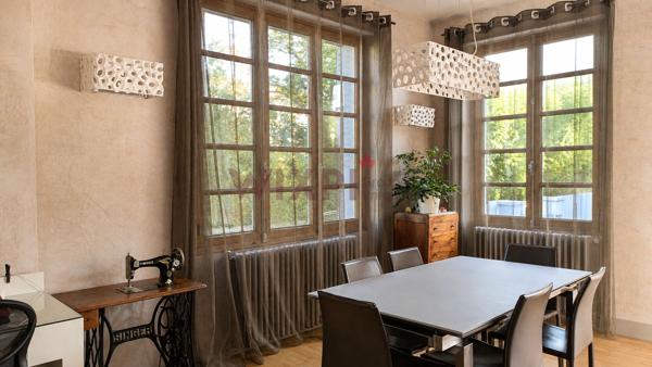 Grande maison bourgeoise au coeur de Romans-sur-Isère, 6 chambres, jardin, garage , Romans sur isere