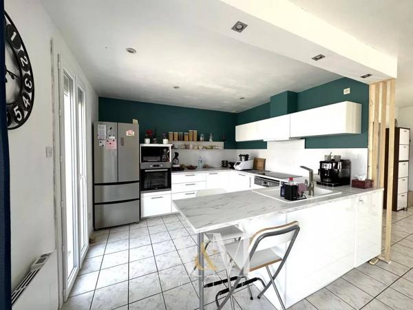 Villa PP T4 91 m²  + garage et dépendance / 859m² de terrain av piscine