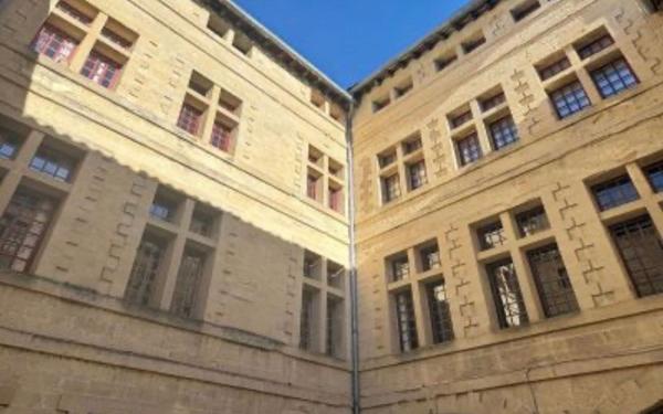 Appartement à vendre    3 pièces •  Uzès