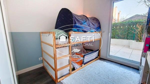 Appartement 3 pièces, 2 chambres - Terrasse de 33 m² + 2 Parkings