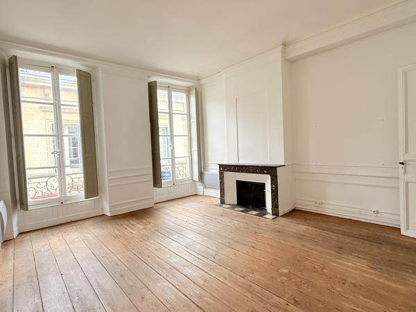 APPARTEMENT/BUREAU ST MICHEL