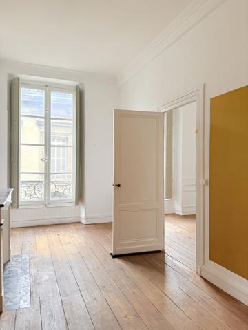 APPARTEMENT/BUREAU ST MICHEL