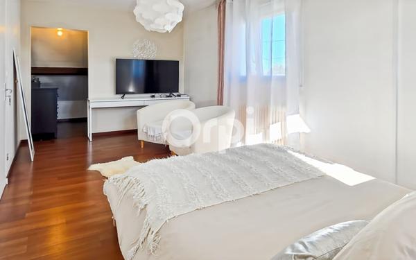 Maison à vendre    8 pièces •  Survilliers