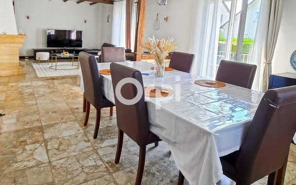 Maison à vendre    8 pièces •  Survilliers
