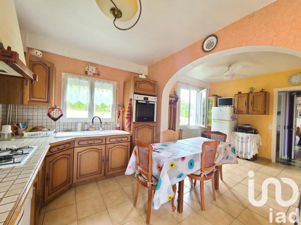 Maison 3 pièces de 75 m² à Saint-Benoist-sur-Vanne (10160)