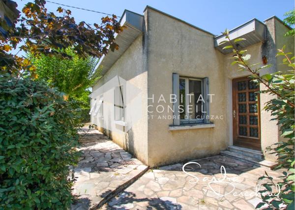Sainte-Eulalie – Une maison 3 chambres à réinventer avec grands garages et jardin paysagé