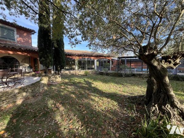 SAINT-PAUL-TROIS-CHATEAUX - VILLA D'ENV. 220 M² 