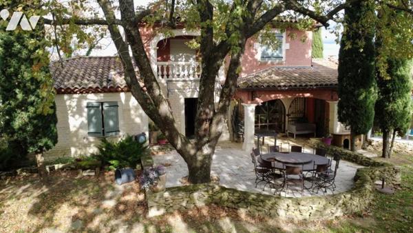 SAINT-PAUL-TROIS-CHATEAUX - VILLA D'ENV. 220 M² 