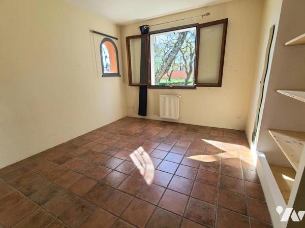 St PAUL 3 CHX - Villa 5 Chambres avec Piscine.