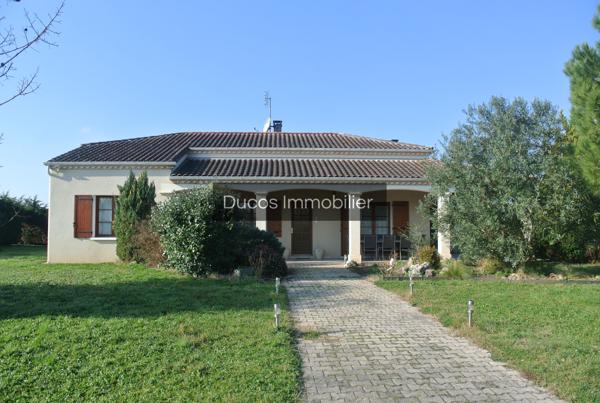 Maison 3 chambres avec piscine et un hangar de 180 m²