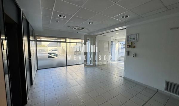 A VENDRE : LOCAL COMMERCIAL D'ANGLE DE 139,44 M² AVEC CAVE EN SOUS SOL DE 33,39 M²