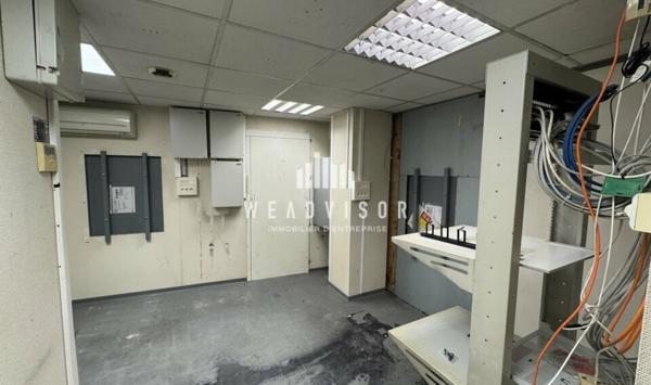 A VENDRE : LOCAL COMMERCIAL D'ANGLE DE 139,44 M² AVEC CAVE EN SOUS SOL DE 33,39 M²