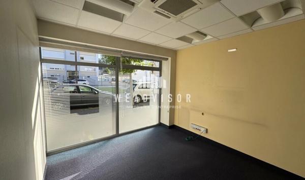 A VENDRE : LOCAL COMMERCIAL D'ANGLE DE 139,44 M² AVEC CAVE EN SOUS SOL DE 33,39 M²