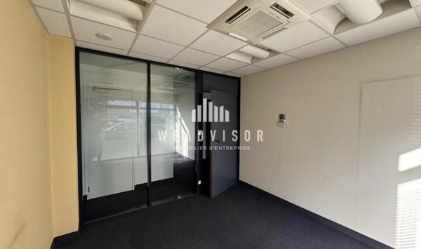 A VENDRE : LOCAL COMMERCIAL D'ANGLE DE 139,44 M² AVEC CAVE EN SOUS SOL DE 33,39 M²