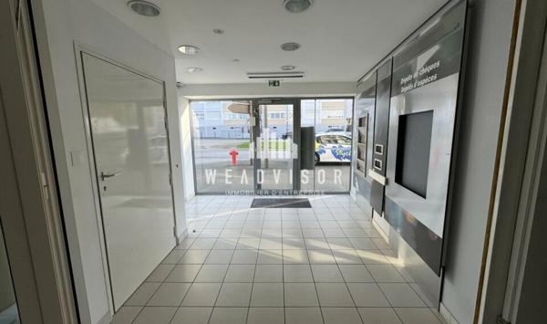 A VENDRE : LOCAL COMMERCIAL D'ANGLE DE 139,44 M² AVEC CAVE EN SOUS SOL DE 33,39 M²
