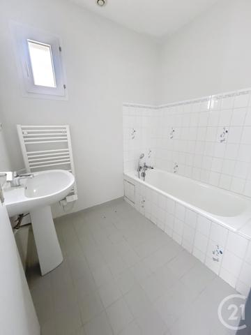 Immeuble à vendre  200 m2 GUILVINEC - 29