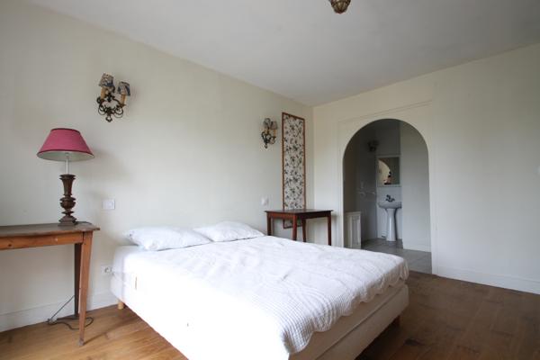 Rouillac (16170) CHARENTAISE 4 CHAMBRES, PISCINE ET JARDIN