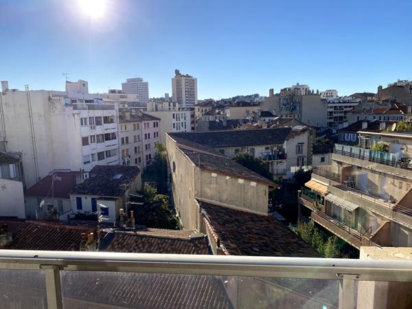 Jolie T2 en étage élevé de 51m2 avec terrasse de 10m2
