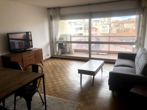 Jolie T2 en étage élevé de 51m2 avec terrasse de 10m2