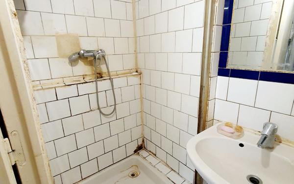 Appartement à vendre    1 pièce • 15 m2 Saint-Denis