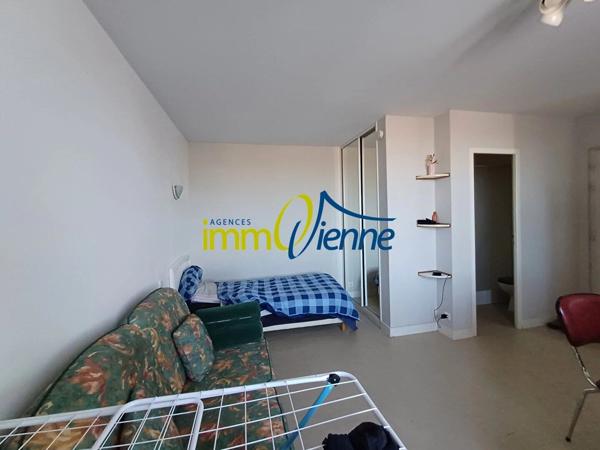 Location                                                      Appartement
                        
                     1 pièces                      24 m2                     à Lussac-les-Châteaux