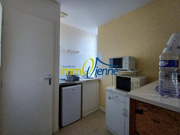 Location                                                      Appartement
                        
                     1 pièces                      24 m2                     à Lussac-les-Châteaux