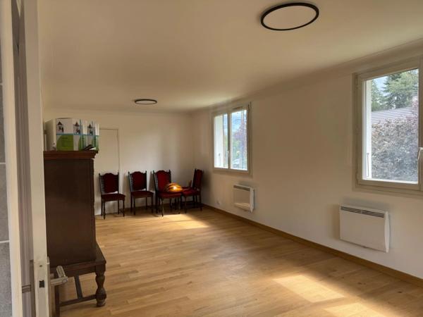 VILLA à vendre 5 pièces SAINT GENIS POUILLY (01)