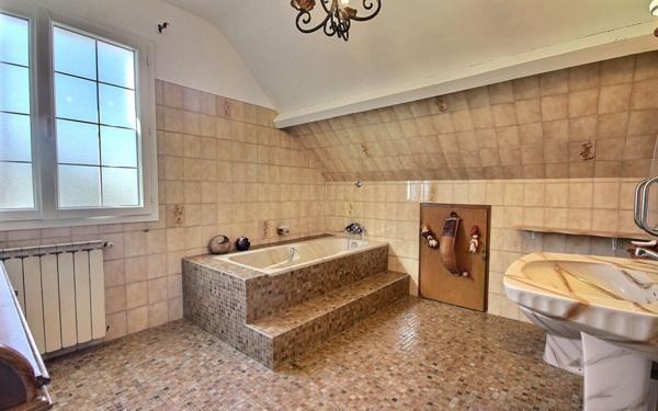 Maison à vendre    5 pièces •  Orthez