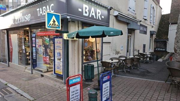 Murs commerciaux à vendre à La Suze-sur-Sarthe dans la Sarthe (72210), ref : HB-1772