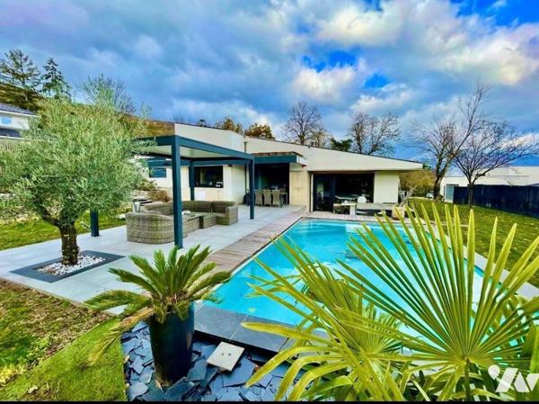 SEYSSINS VILLAGE Maison avec piscine