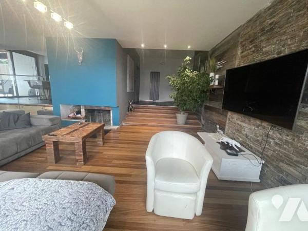 SEYSSINS VILLAGE Maison avec piscine