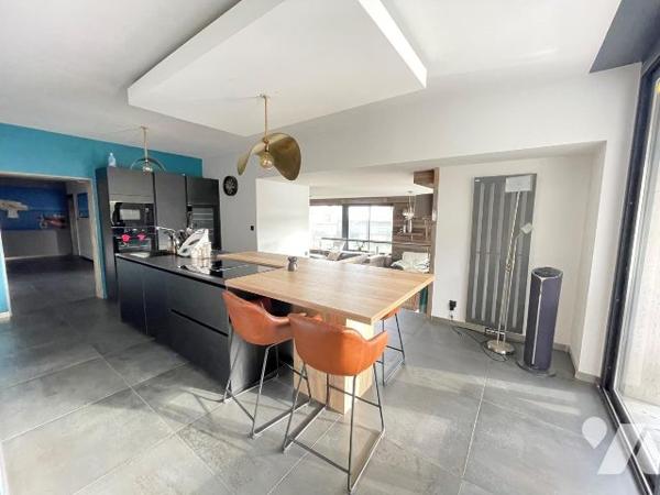 SEYSSINS VILLAGE Maison avec piscine