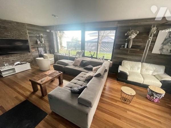 SEYSSINS VILLAGE Maison avec piscine