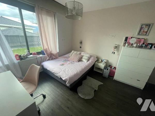 SEYSSINS VILLAGE Maison avec piscine