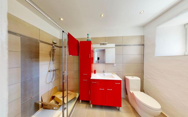 Maison à vendre    25 pièces •  Grospierres