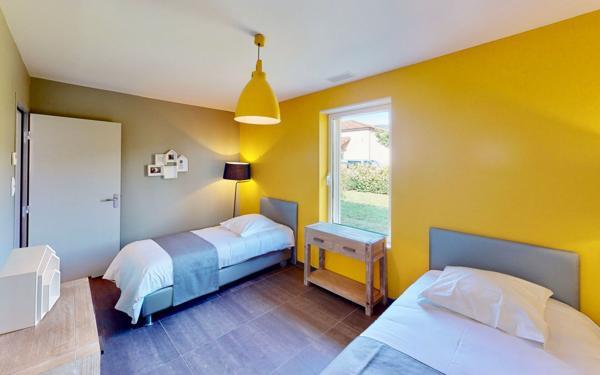 Maison à vendre    25 pièces •  Grospierres